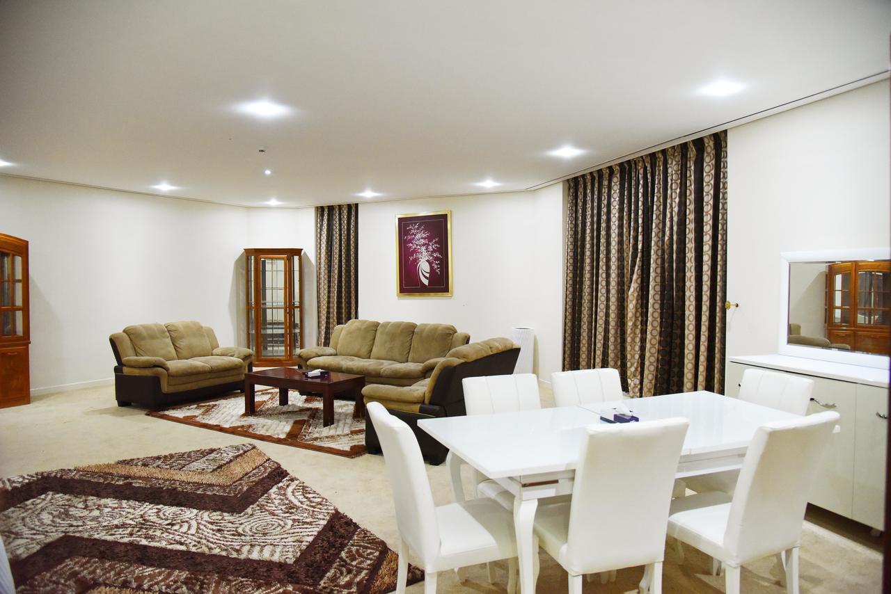 Al Hamra Plaza Appartamento Al Manamah Esterno foto